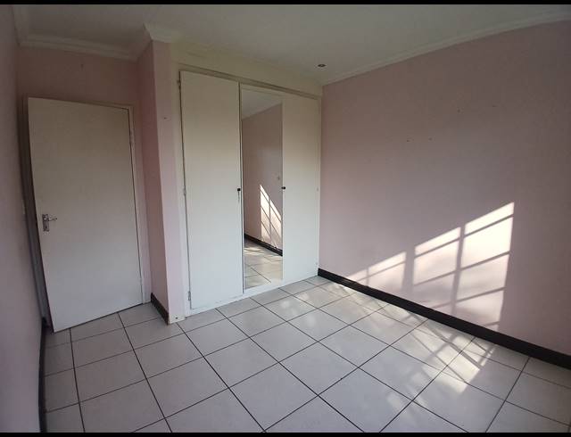 4 BEDROOM HOUSE FOR SALE IN PARKHILL GARDENS